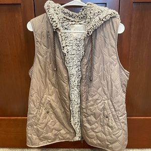 Altar’d State Sherpa lined hooded vest